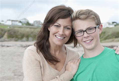 Mother And Teenage Son Videos and HD Footage .